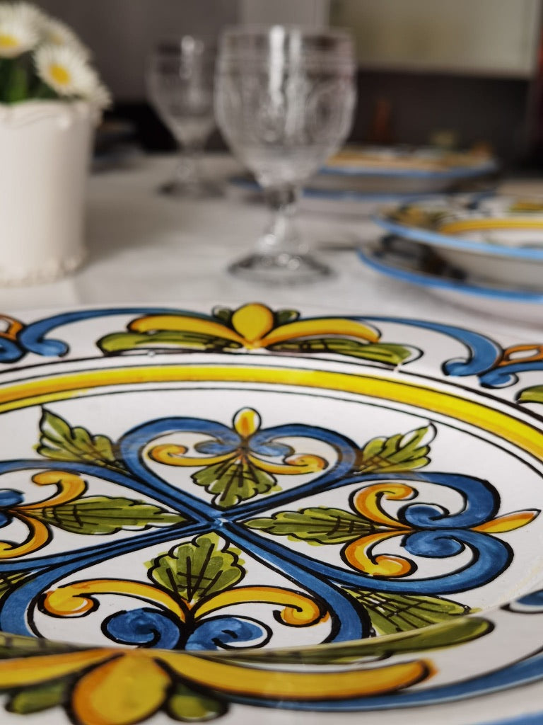 Set piatti piano e fondo in ceramica di Caltagirone