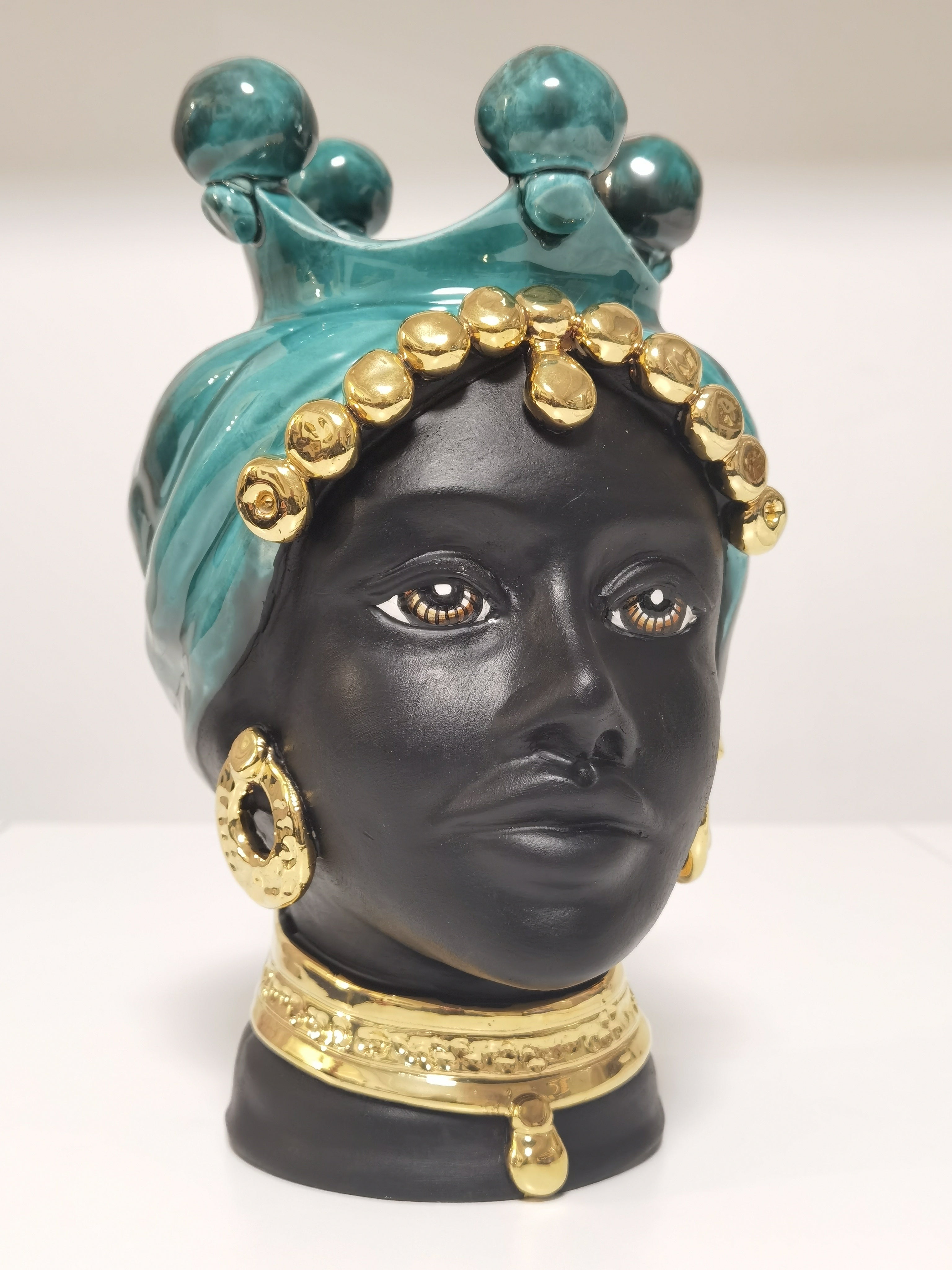 Donna Testa di Moro con Corona e Oro – Ceramica di Caltagirone 25 cm