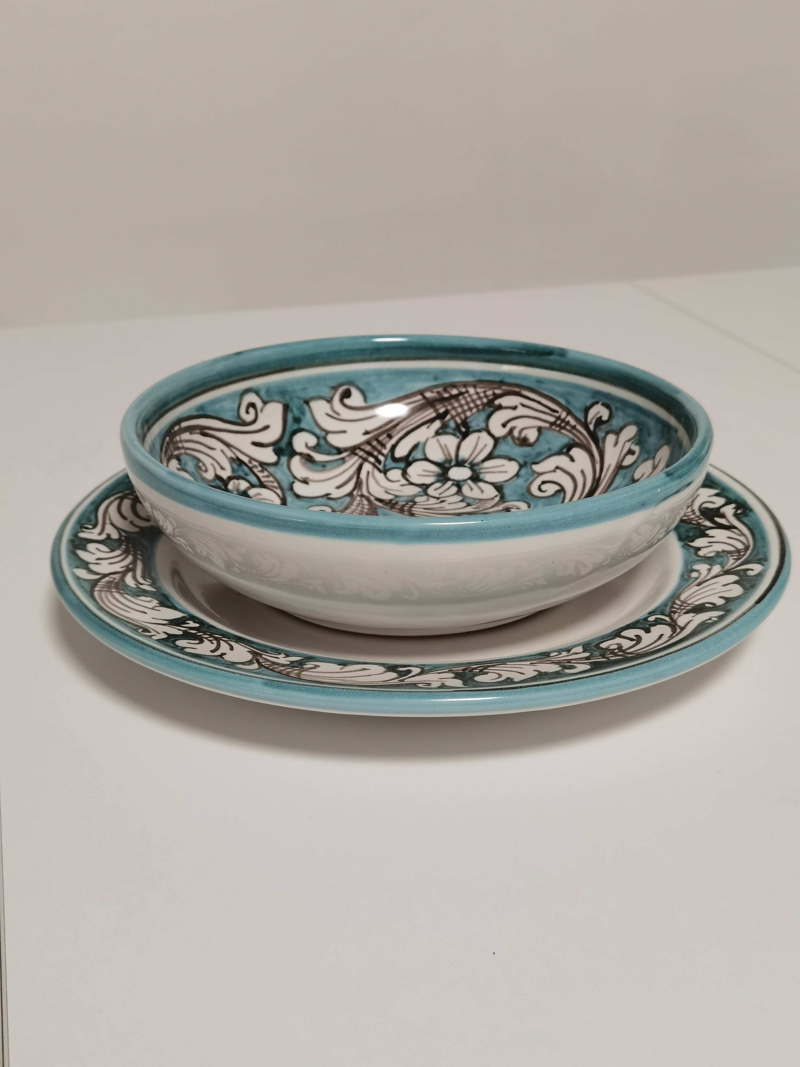 Set di Piatti Artigianali Ornati con Fiori – Ceramica di Caltagirone (6 pezzi)