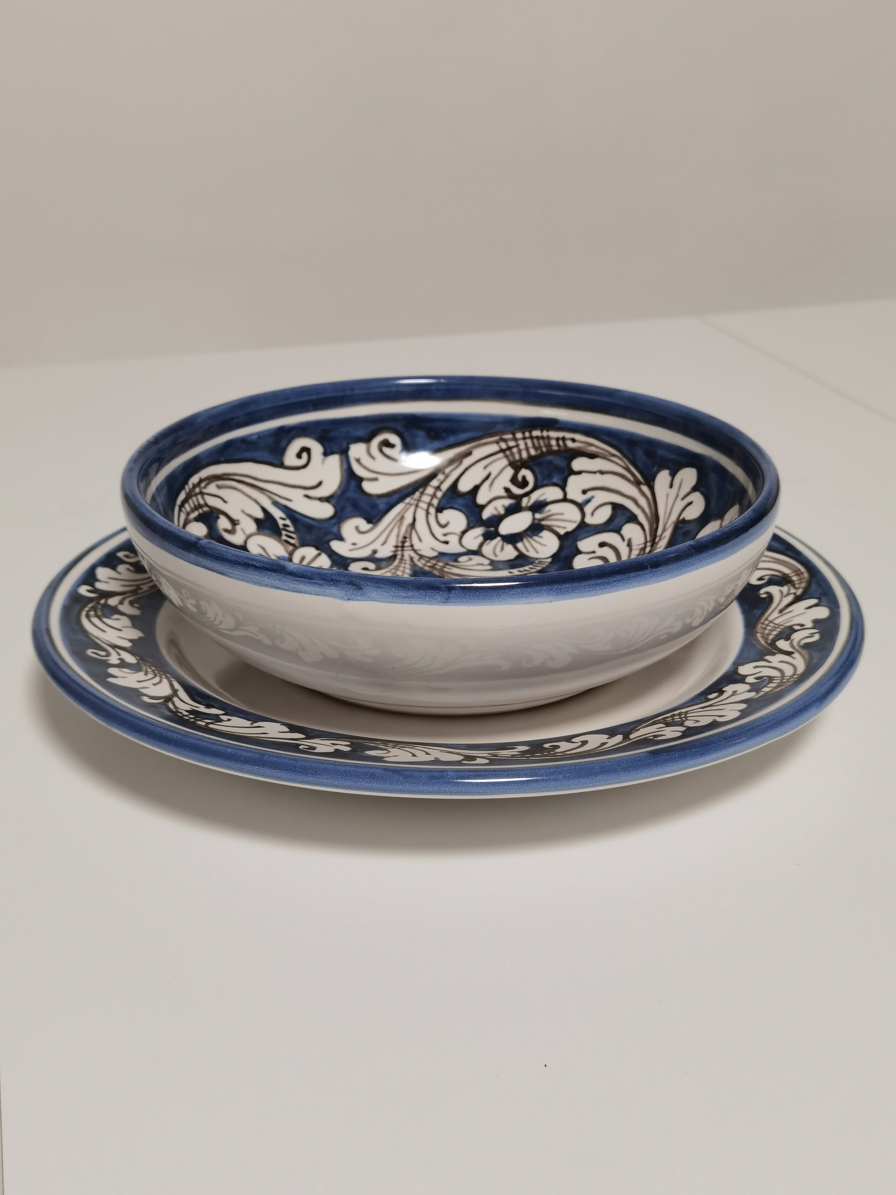 Set di Piatti Artigianali Ornati con Fiori – Ceramica di Caltagirone (6 pezzi)