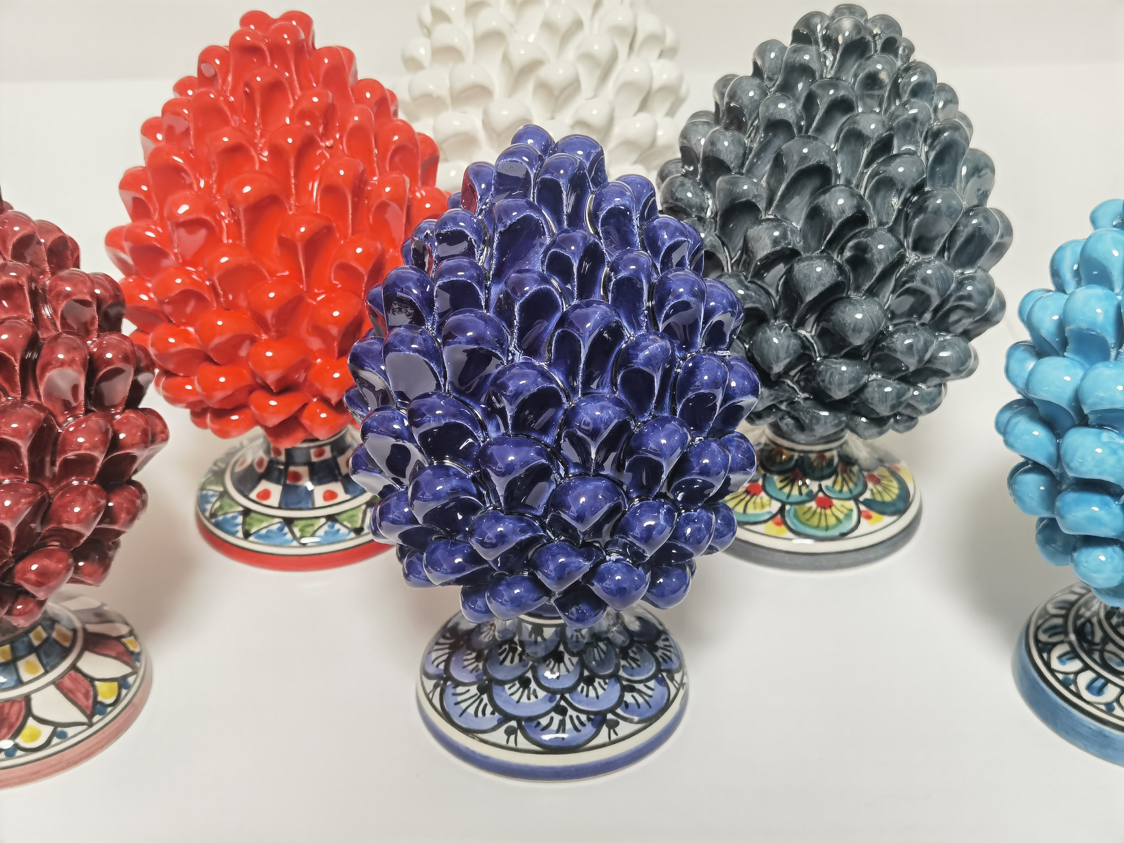 Pigna Bordeaux Decorata – Ceramica di Caltagirone | 20 cm