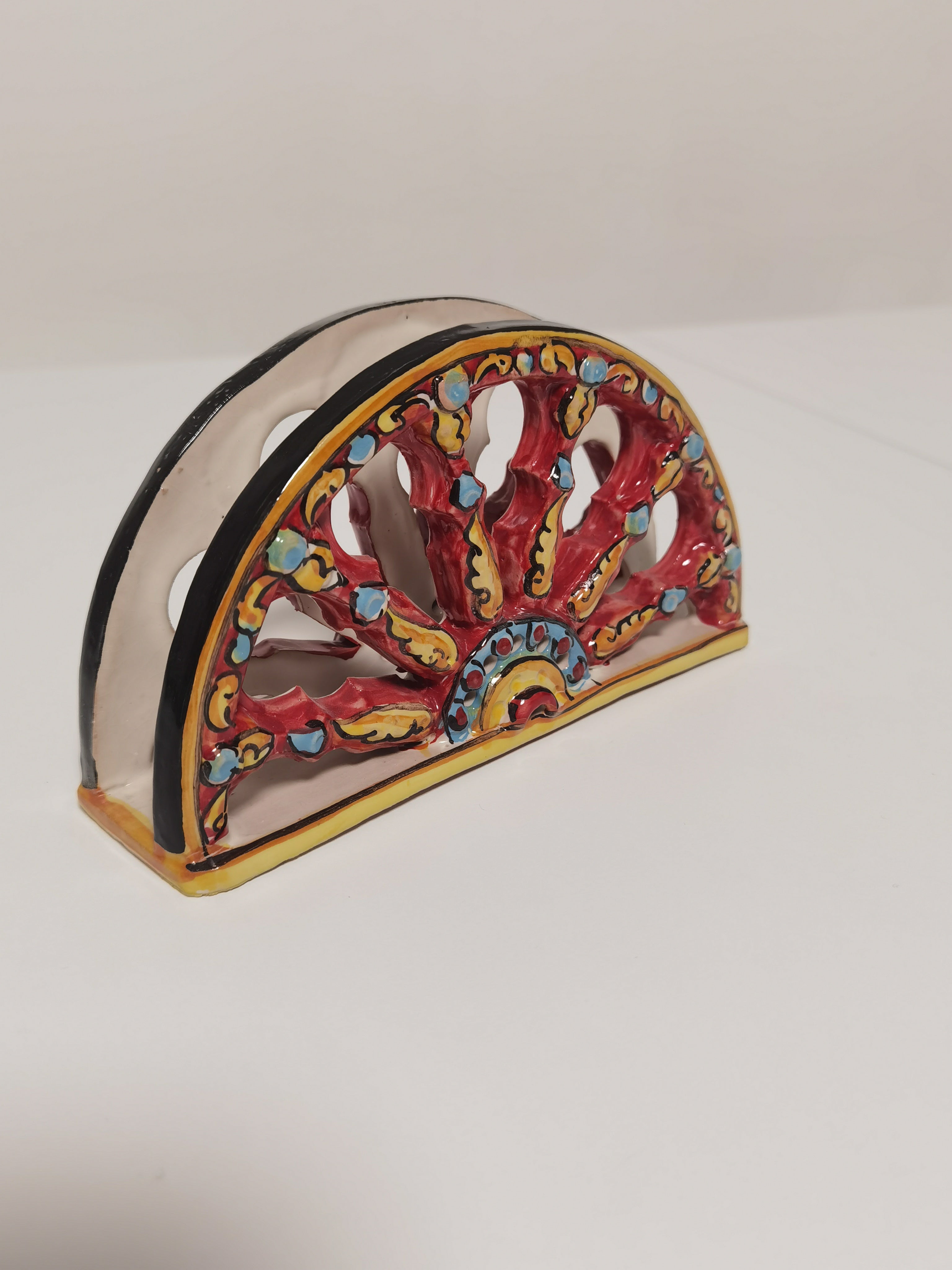 Porta tovaglioli ruota di carretto in ceramica di Caltagirone