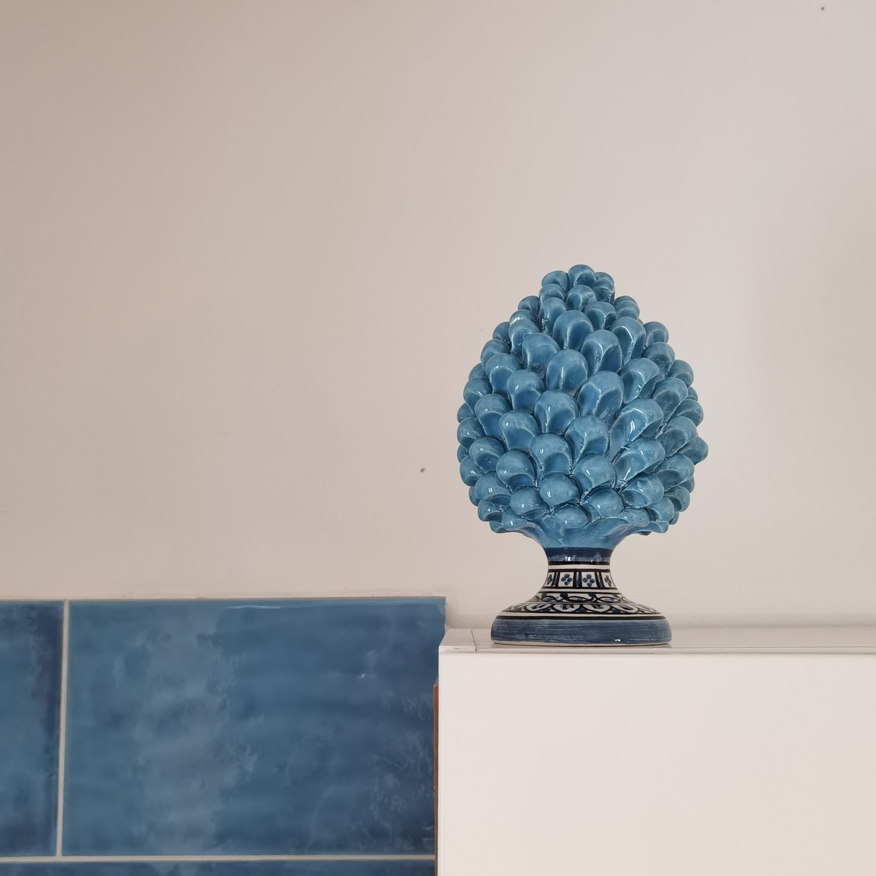 Pigna Turchese Decorata – Ceramica di Caltagirone | 20 cm
