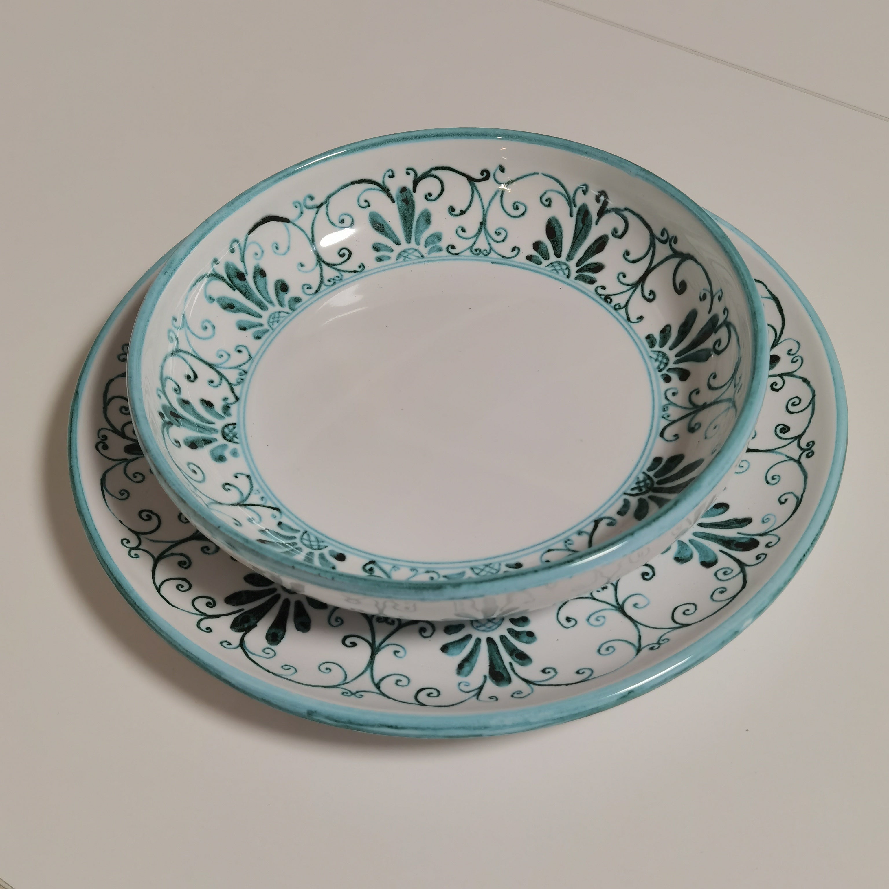 Set Piatti e Ciotola Decoro Seicento Verde – Ceramica di Caltagirone