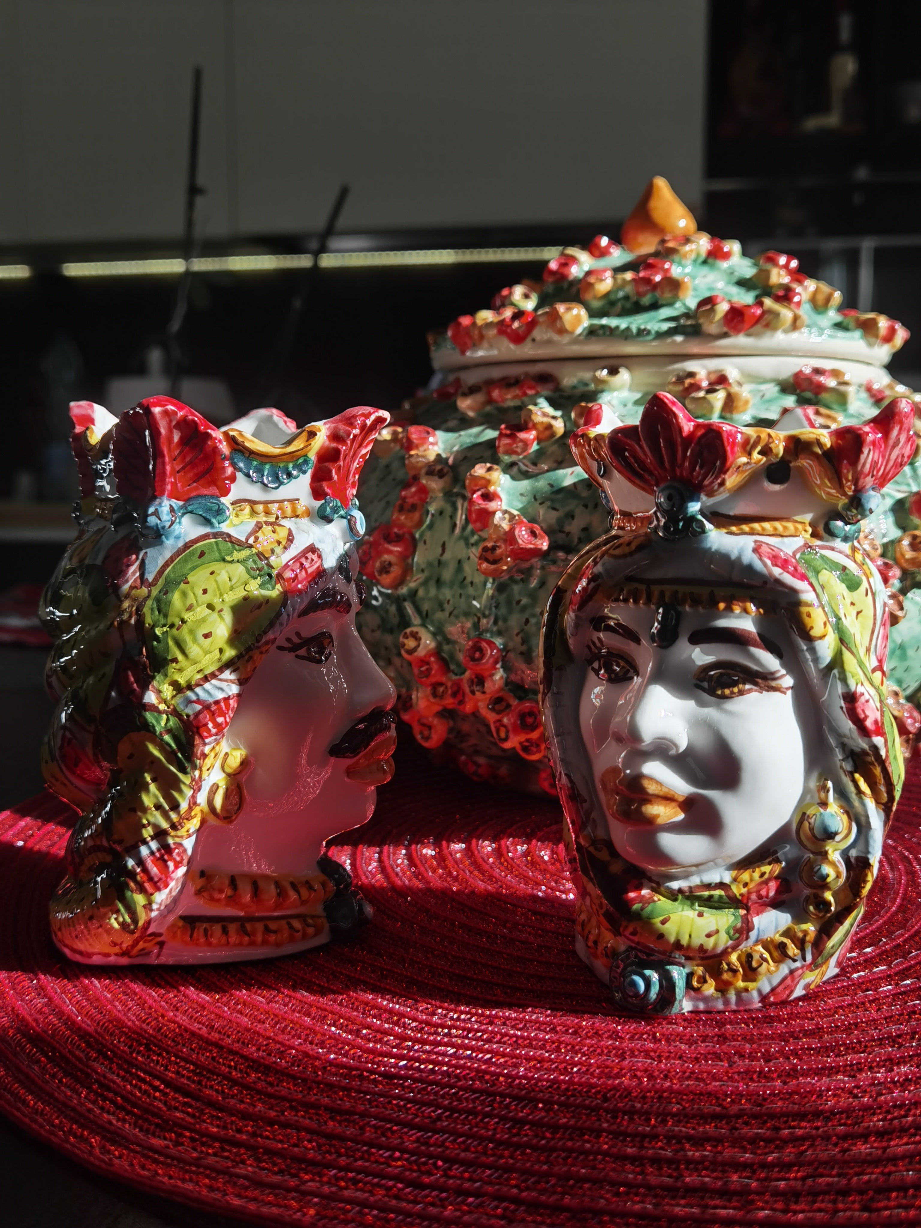 Coppia Teste di Moro con Decoro Fico d’India in Ceramica di Caltagirone – Fatto a Mano 15 cm