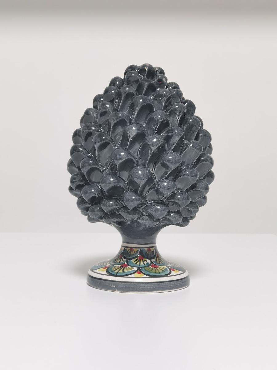 Pigna Artigianale in Ceramica di Caltagirone – Grigio Decorato – 20 cm